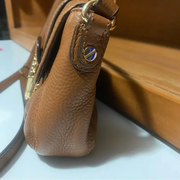 Michael Kors Charlton Crossbody - Picture 6 of 16